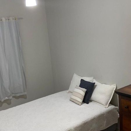 Aluguel Temporada Apartment กวาราปารี ภายนอก รูปภาพ